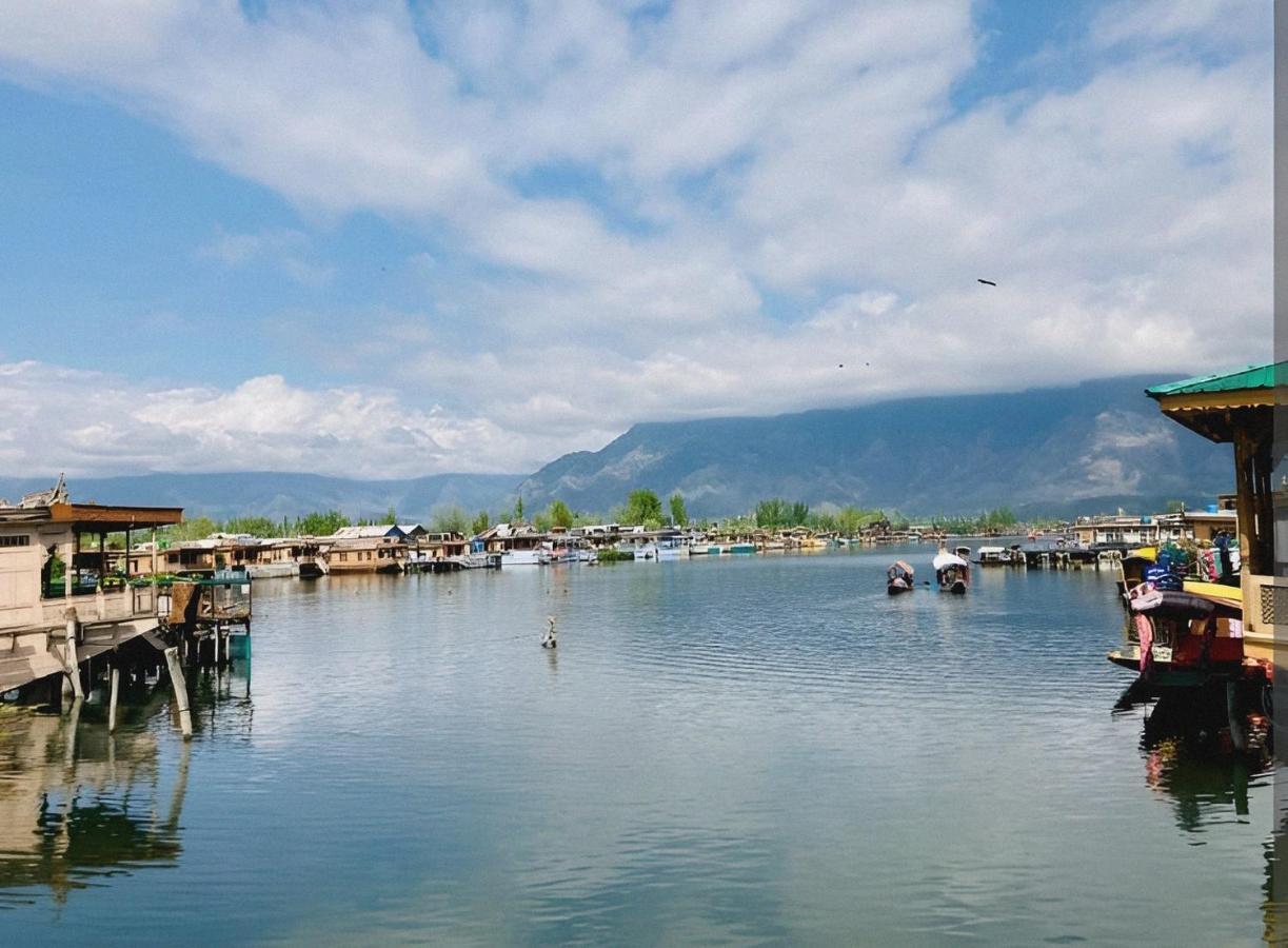 Green Heritage Group Of Houseboats ศรีนาการ์ ภายนอก รูปภาพ